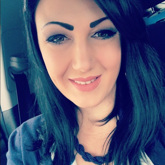 Meet your Posher, Brittany - Picture 3 of 4